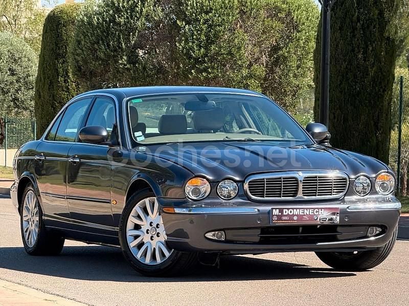 Gris / plata Usado 2004 Jaguar XJ8 Executive Berlina | 16.900 € - Imagen 1/4