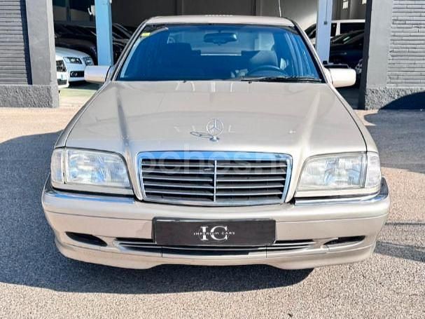 Usado Mercedes C220 Elegance 150 CV (110 kW) 1996 Beige Berlina