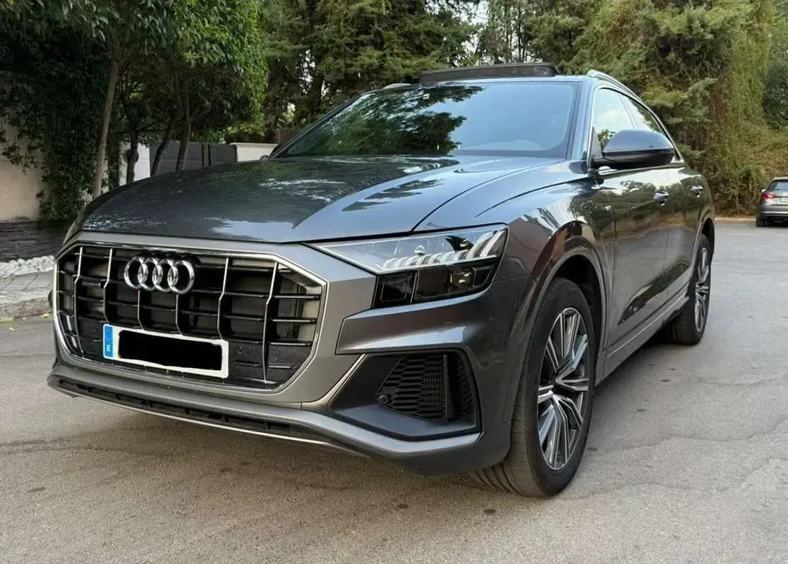 Usado Audi Q8 S-line plus 286 CV (210 kW) 2022 Gris SUV