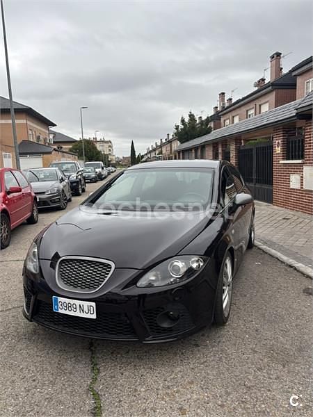 Usado Seat Leon CUPRA 240 CV (176 kW) 2007 Negro Berlina