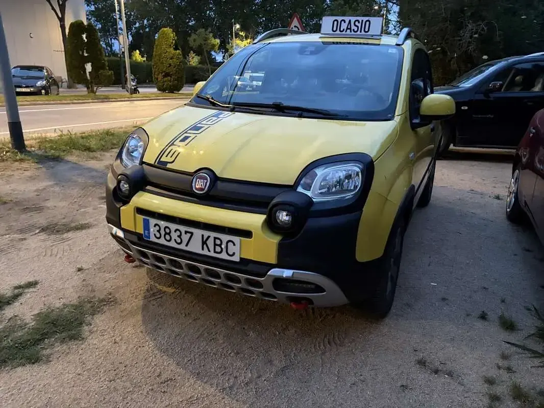 Usado Fiat Panda 4x4 95 CV (69 kW) 2017 Amarillo Utilitario
