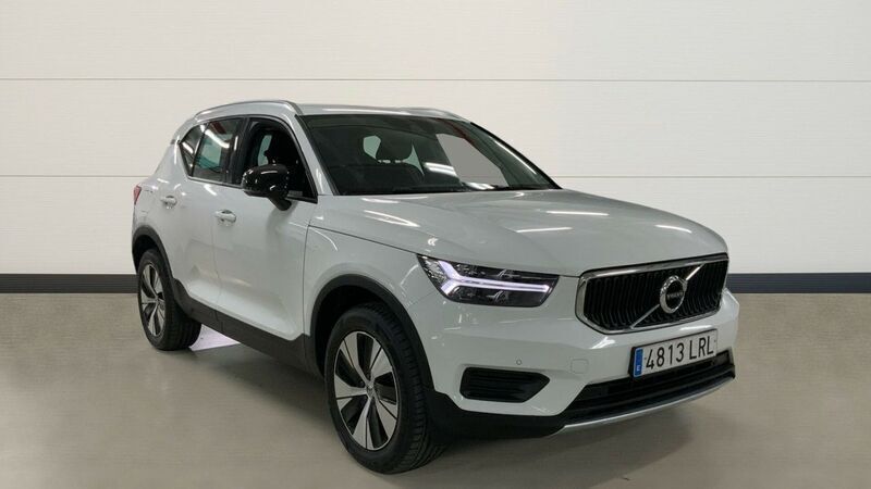 Blanco Usado 2021 Volvo XC40 Momentum SUV | 26.790 € (Precio justo) - Imagen 1/4