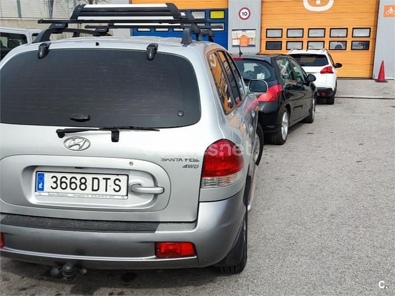Usado Hyundai Santa Fe Style 125 CV (91 kW) 2005 Gris / plata SUV