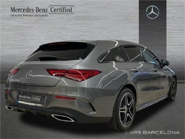 Usado Mercedes CLA200 Shooting Brake AMG line 150 CV (110 kW) 2023 Gris montaña Familiar