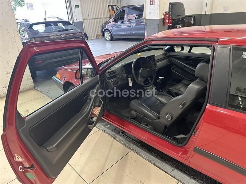 Usado Volvo 480 109 CV (80 kW) 1990 Rojo Coupe