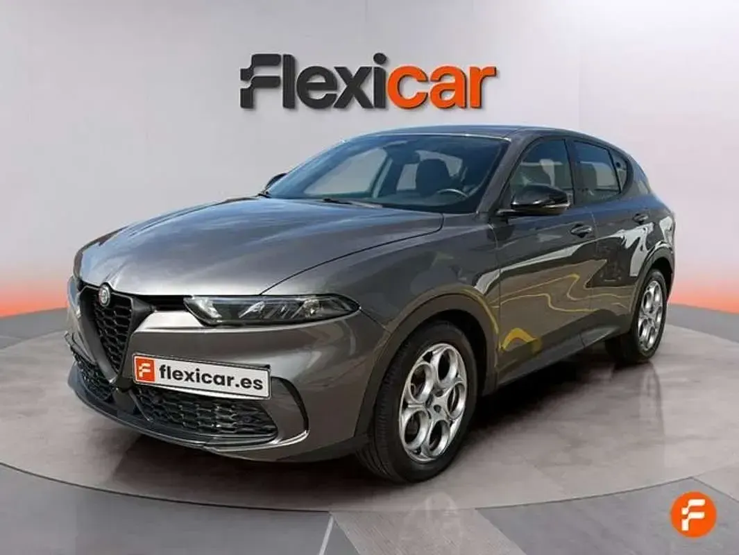 Usado Alfa Romeo Tonale Sprint 131 CV (96 kW) 2023 Gris SUV