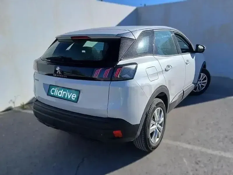 Usado Peugeot 3008 Active 131 CV (96 kW) 2021 Blanco SUV