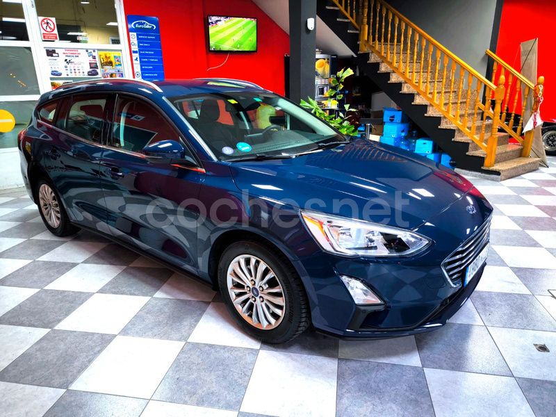 Usado Ford Focus Titanium 125 CV (91 kW) 2019 Azul Familiar