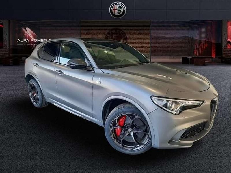 Usado Alfa Romeo Stelvio Quadrifoglio 517 CV (380 kW) 2020 Gris SUV