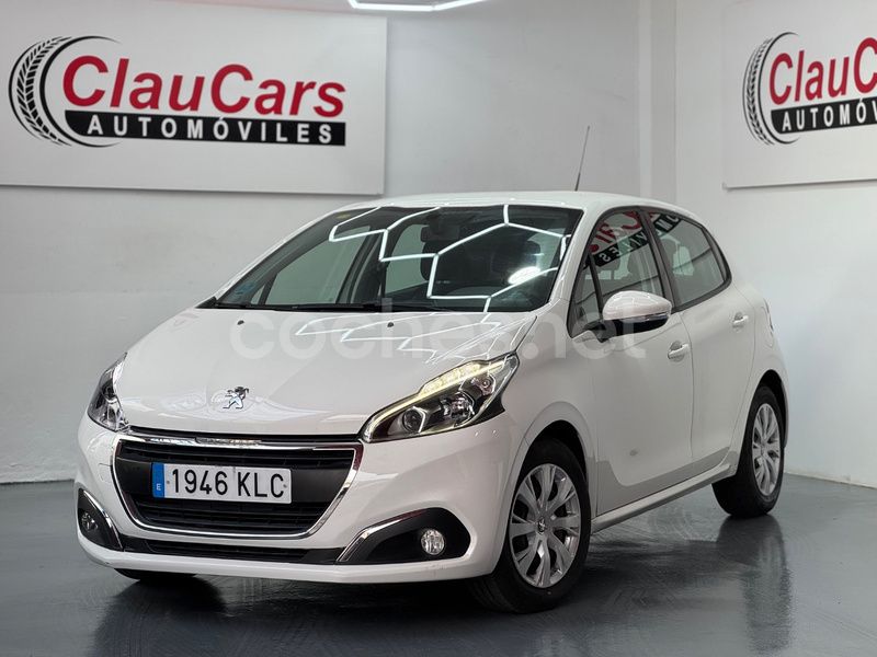 Blanco Usado 2018 Peugeot 208 Active Utilitario | 9500 € (Precio justo) - Imagen 1/4