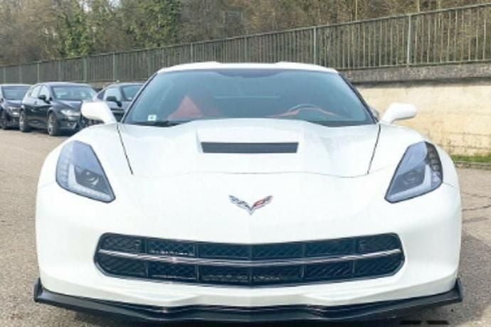 Usado Chevrolet Corvette Stingray 466 CV (342 kW) 2019 Blanco metalizado Utilitario