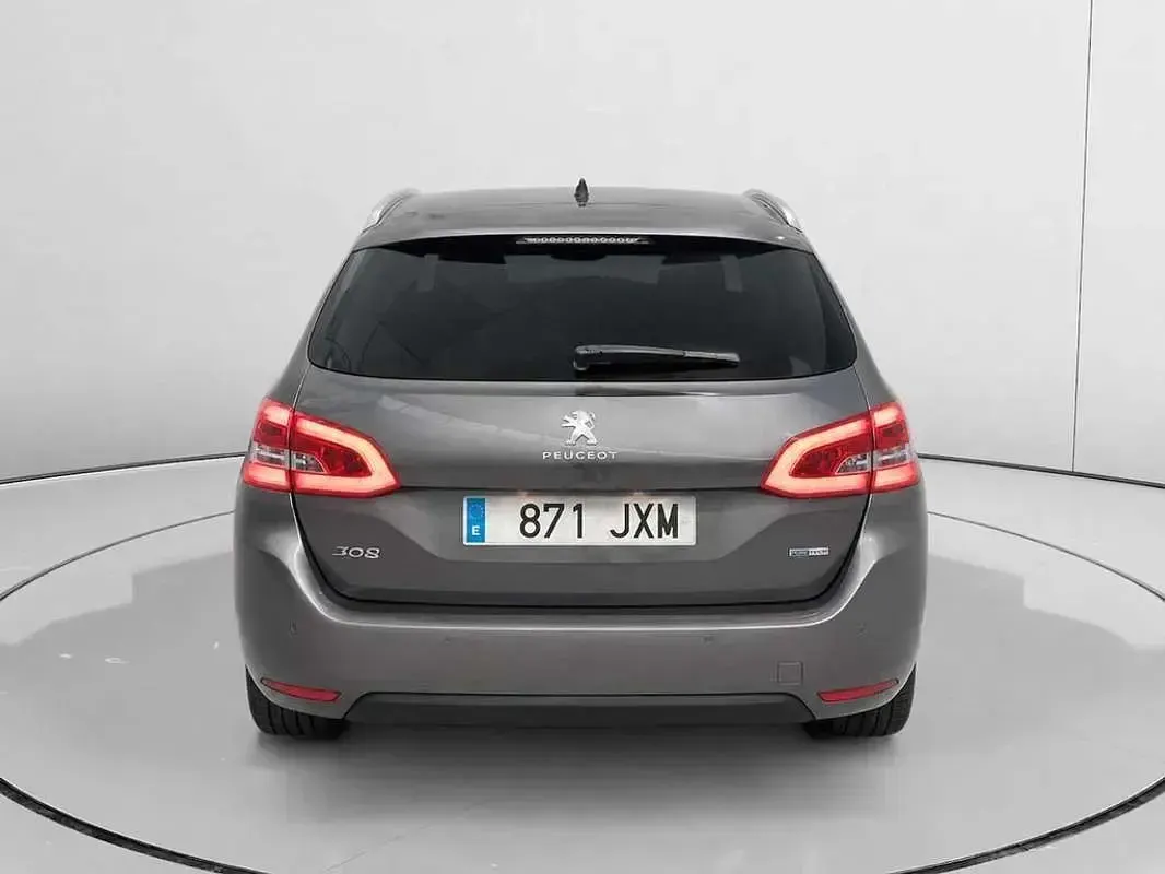 Usado Peugeot 308 SW Allure 131 CV (96 kW) 2017 Gris Familiar