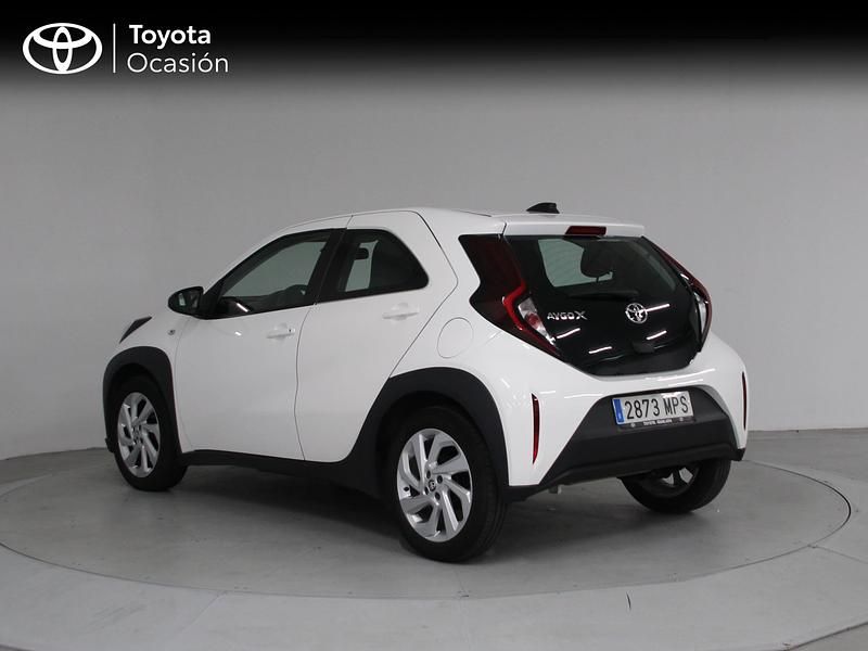 Usado Toyota Aygo X Play 72 CV (52 kW) 2024 Blanco SUV