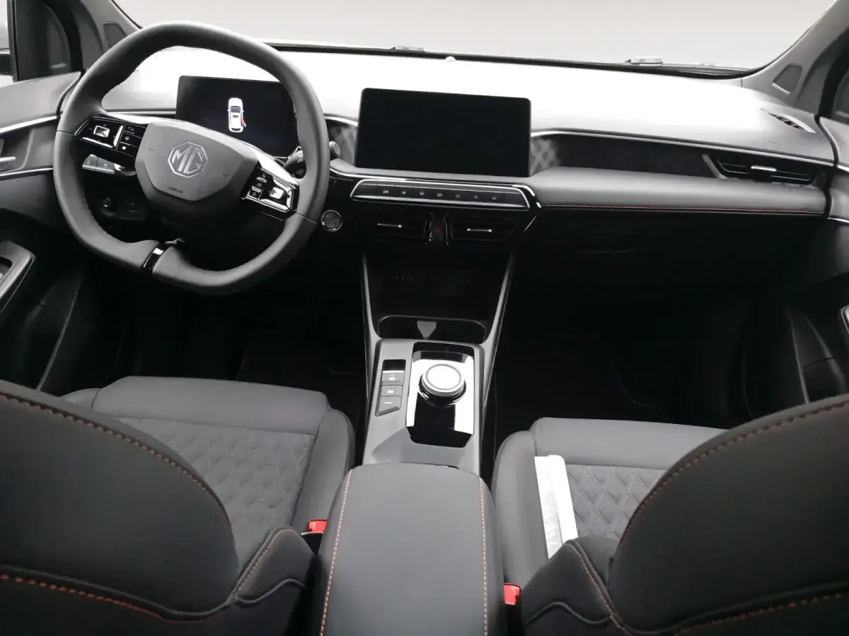 Usado MG MG3 Luxury 195 CV (143 kW) 2025 Gris/plata Utilitario