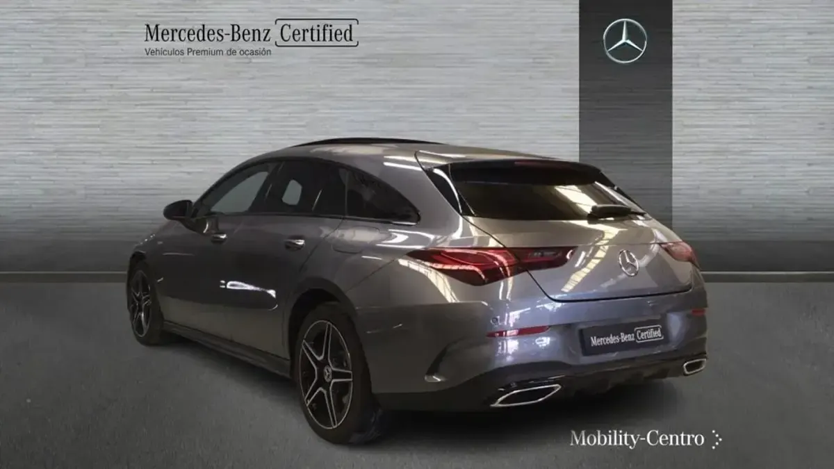 Usado Mercedes CLA250e AMG line 163 CV (119 kW) 2025 Mountaingrau  met. Coupe