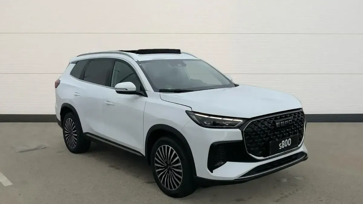 Nuevo Ebro s800 Luxury 147 CV (108 kW) 2025 Blanco SUV