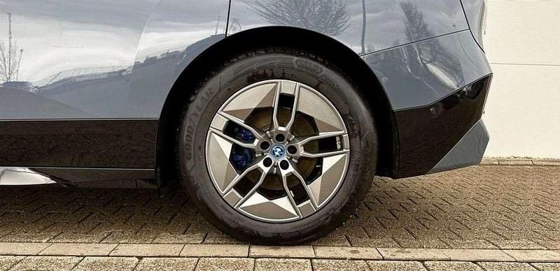 Usado BMW iX 239 kW (326 CV) 2021 Gris SUV