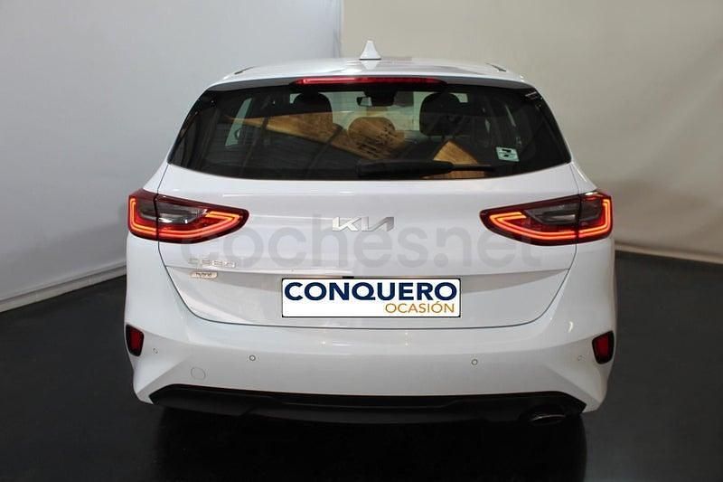 Usado Kia Ceed 136 CV (100 kW) 2023 Blanco Utilitario