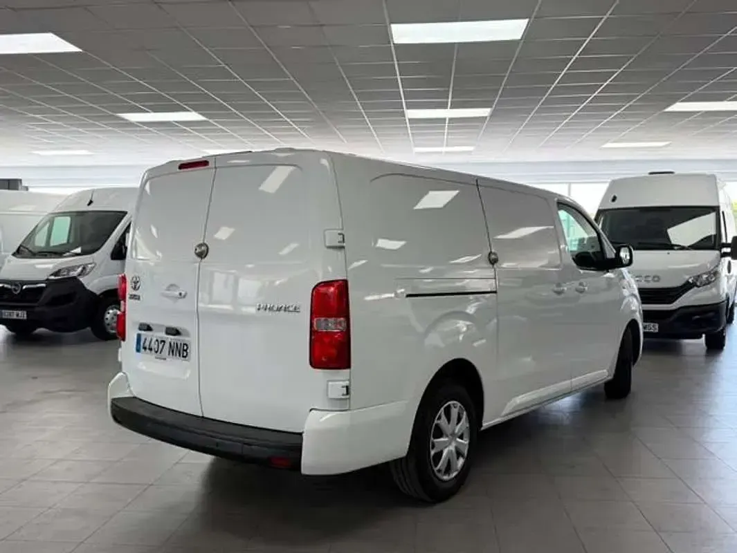 Usado Toyota Proace Comfort 122 CV (89 kW) 2019 Blanco Monovolumen