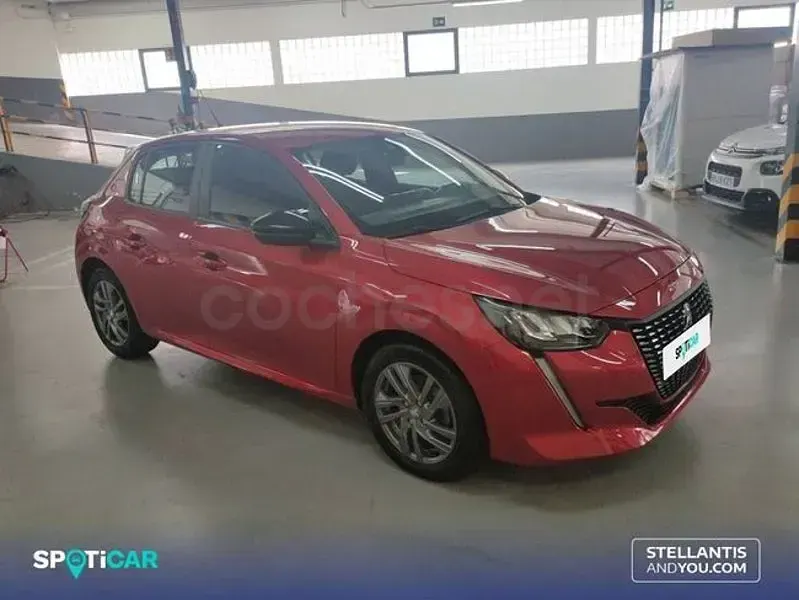 Usado Peugeot 208 Active 100 CV (73 kW) 2022 Rojo Utilitario