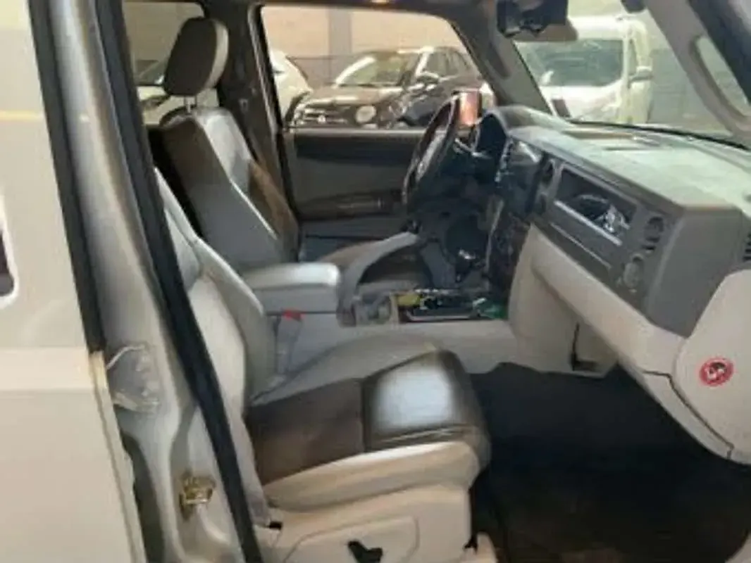 Usado Jeep Commander Overland 218 CV (160 kW) 2008 Beige SUV