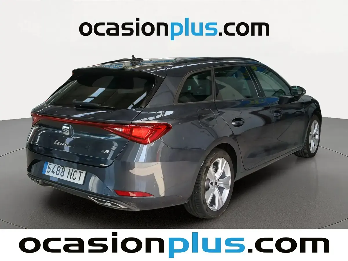Usado Seat Leon FR 150 CV (110 kW) 2025 Gris Monovolumen