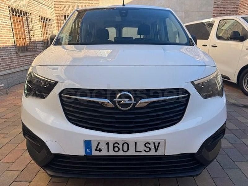Usado Opel Combo Life Edition 102 HP (75 kW) 2021 Branco Monovolume