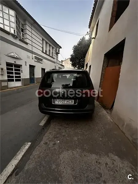 Usado Seat Alhambra Style 140 CV (102 kW) 2011 Gris / plata Monovolumen