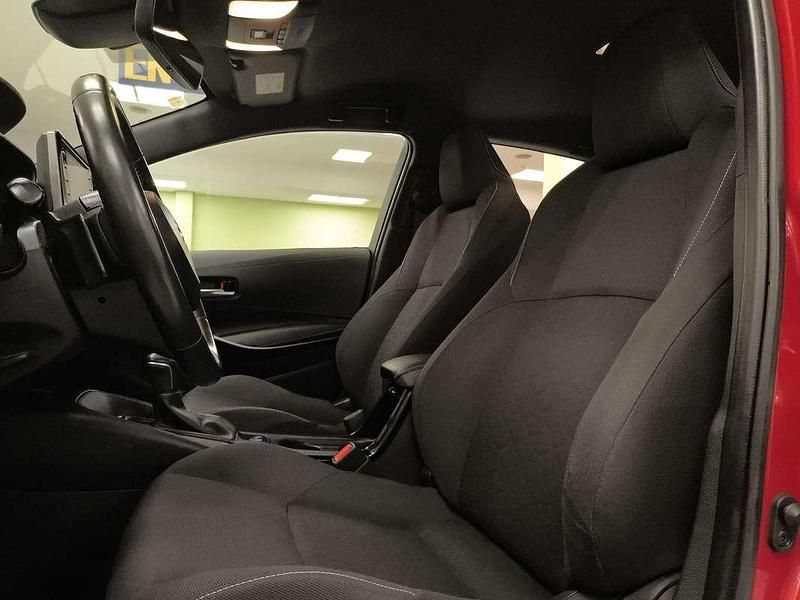 Usado Toyota Corolla Style 184 CV (135 kW) 2019 Rojo Utilitario