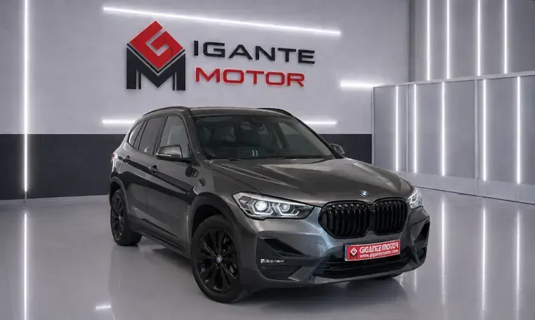 Usado BMW X1 Sport Line 116 CV (85 kW) 2021 Gris SUV