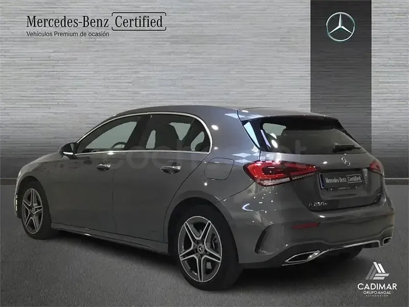 Usado Mercedes A250 218 CV (160 kW) 2021 Gris / plata Berlina