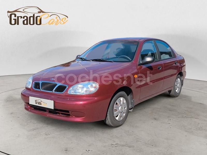 Usado Chevrolet Lanos SE 86 CV (63 kW) 1998 Granate Berlina