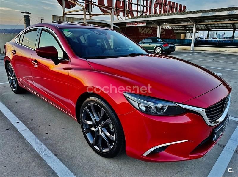 Usado Mazda 6 Luxury 192 CV (141 kW) 2015 Rojo Berlina