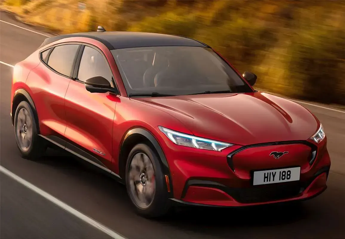 Usado Ford Mustang Mach-E Premium 216 kW (294 CV) 2024 Negro SUV