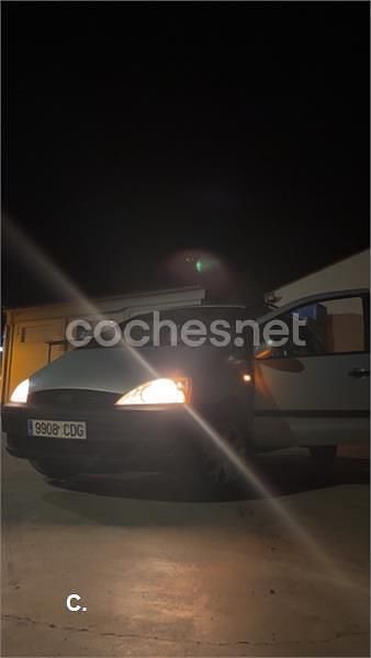 Usado Ford Galaxy Trend 115 CV (84 kW) 2003 Gris / plata Monovolumen
