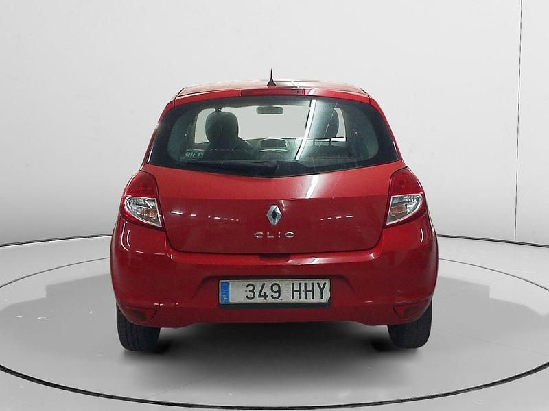 Usado Renault Clio IV 75 CV (55 kW) 2012 Rojo Utilitario