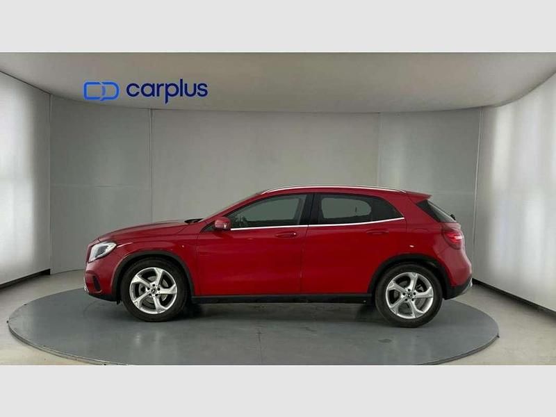 Usado Mercedes GLA200 156 CV (114 kW) 2019 Rojo SUV