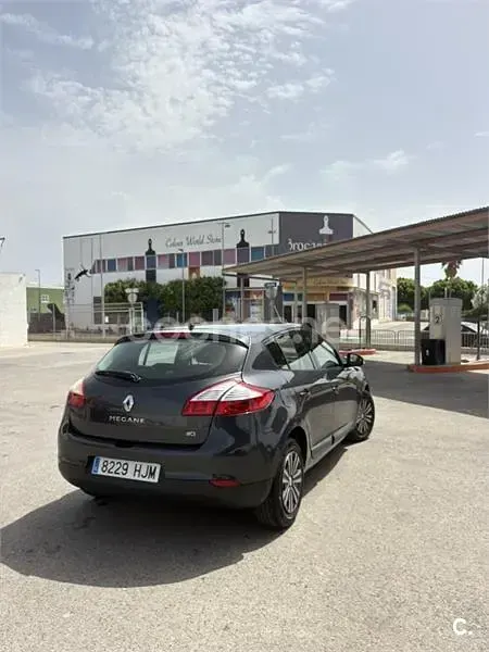 Usado Renault Mégane III 110 CV (80 kW) 2011 Negro Berlina