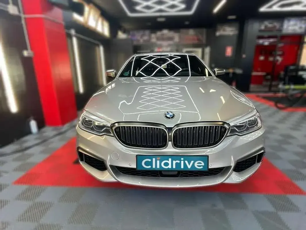 Usado BMW M550 400 CV (294 kW) 2018 Gris Berlina