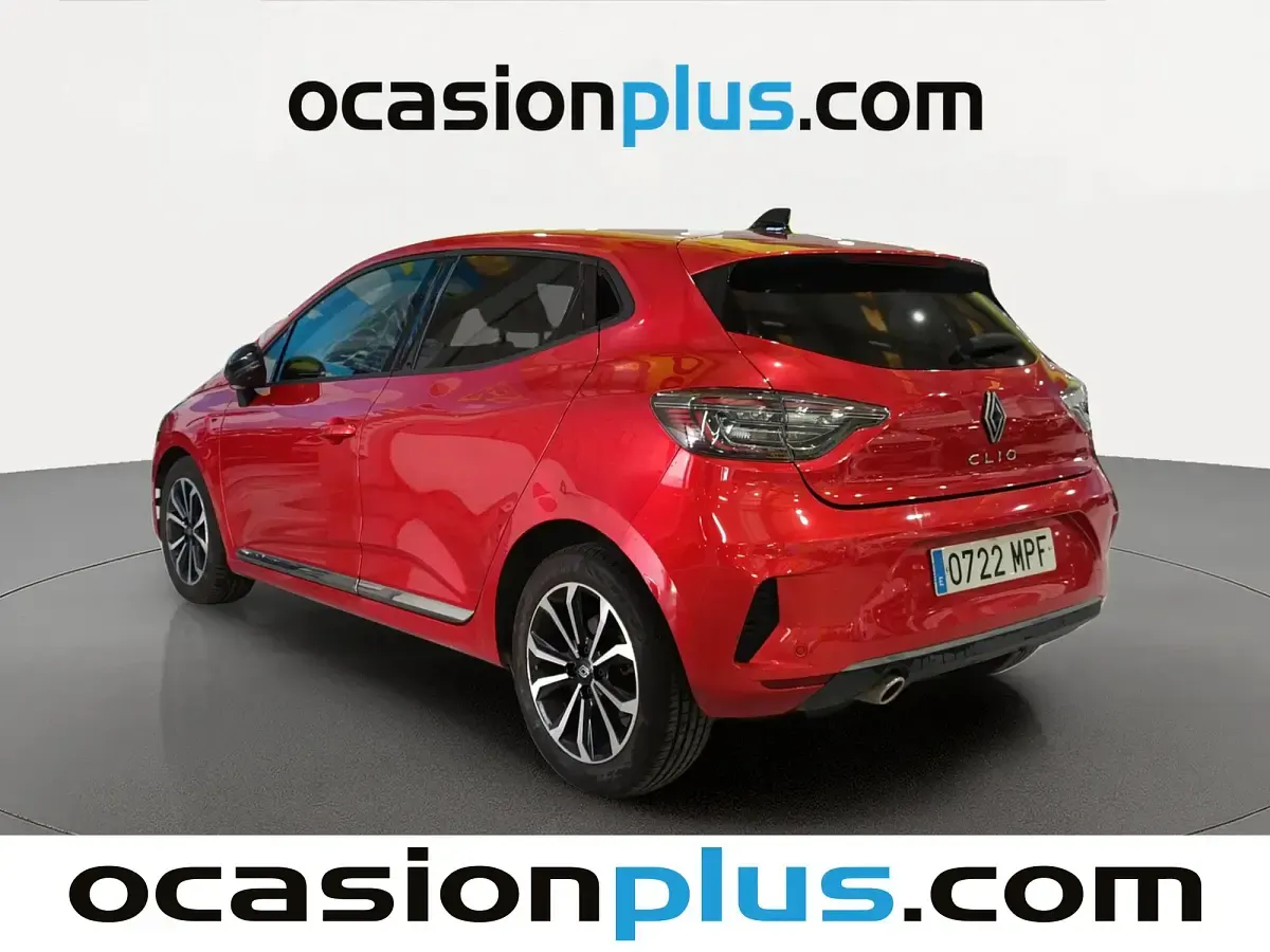 Usado Renault Clio Techno 91 CV (66 kW) 2024 Rojo Utilitario