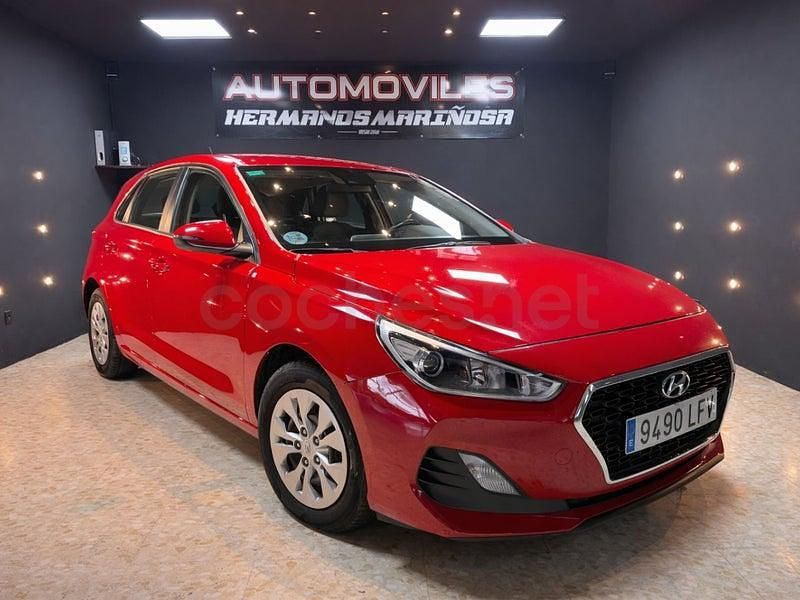 Usado Hyundai i30 95 HP (69 kW) 2020 Vermelho Sedan
