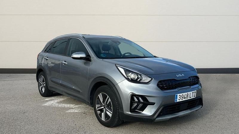 Usado Kia Niro 141 CV (103 kW) 2021 Gris / plata SUV