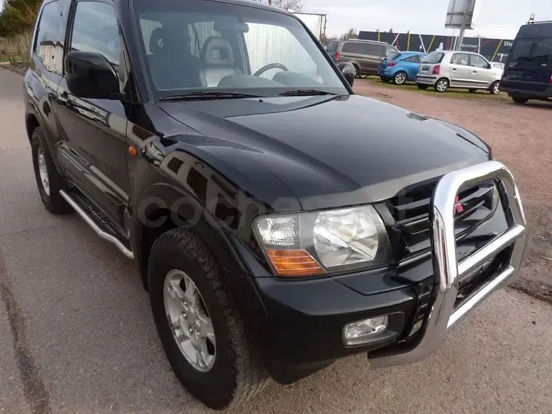 Usado Mitsubishi Montero 165 CV (121 kW) 2000 Negro SUV