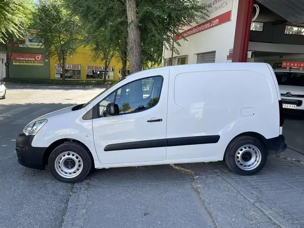Usado Citroën Berlingo 99 CV (72 kW) 2018 Blanco Monovolumen