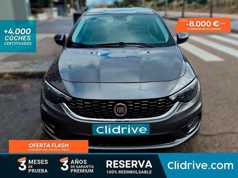 Usado Fiat Tipo Easy 120 CV (88 kW) 2018 Gris Familiar