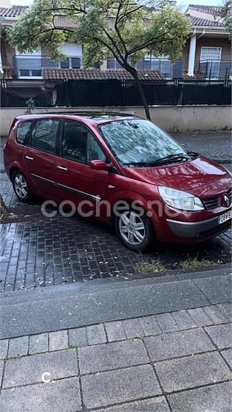 Usado Renault Grand Scénic II Dynamique 120 CV (88 kW) 2006 Rojo Monovolumen