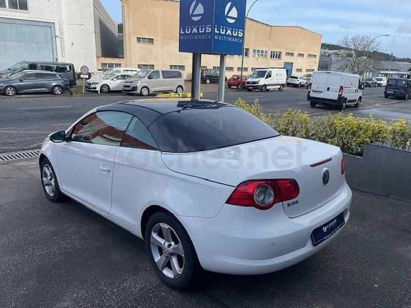 Usado VW Eos 122 CV (89 kW) 2009 Blanco Descapotable