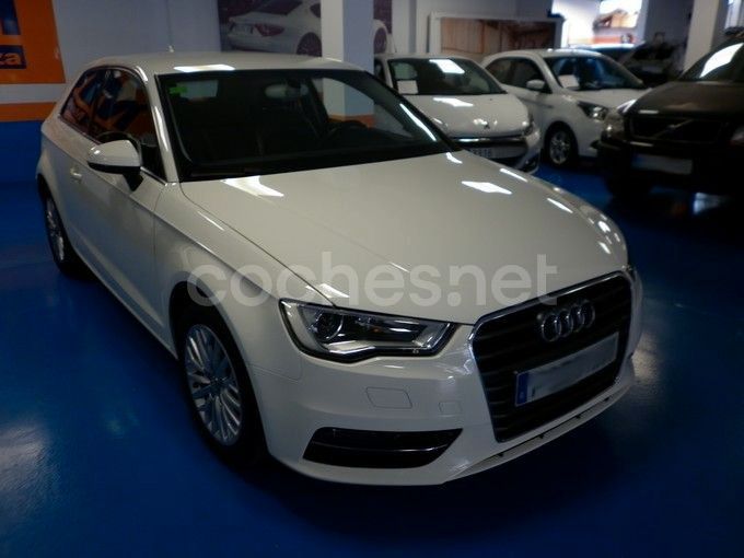 Blanco Usado 2013 Audi A3 Ambition Berlina | 12.900 € (Precio justo) - Imagen 1/4