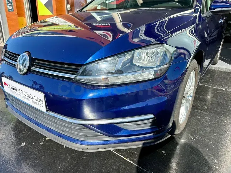 Usado VW Golf VII Edition 115 CV (84 kW) 2020 Azul Berlina