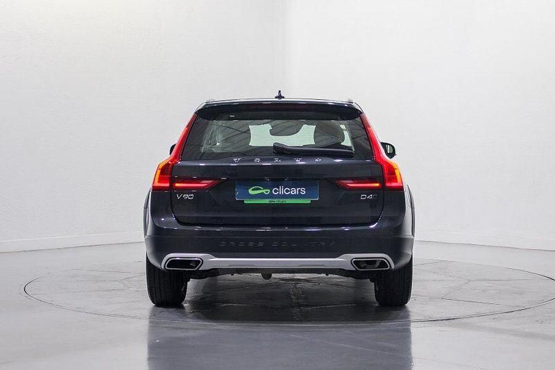 Usado Volvo V90 CC 190 CV (139 kW) 2020 Gris / plata Familiar